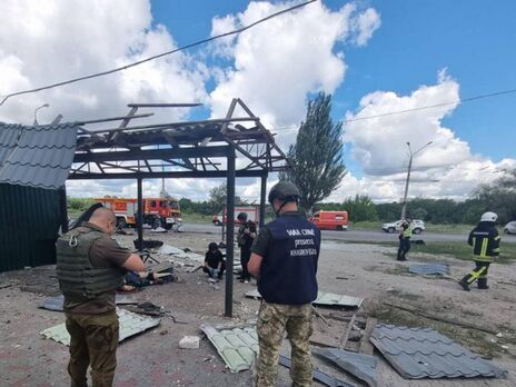 Терехов зазначив, що окупанти знову обстріляли зупинку громадського транспорту