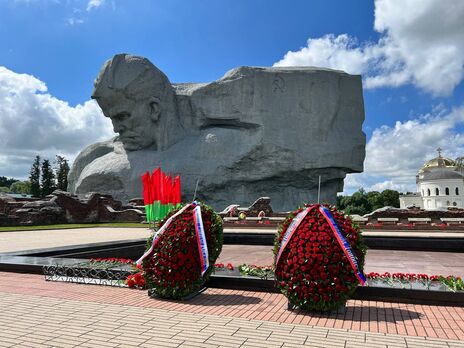 Пушилін із російською делегацією залишив квіти біля меморіалу "Брестська фортеця"