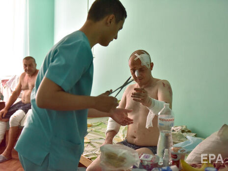 56 медиків дістали складні поранення під час виконання своїх професійних обов'язків, заявив Ляшко