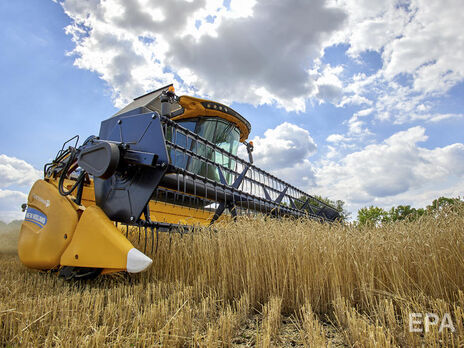 Незважаючи на війну, в Україні збирають новий урожай