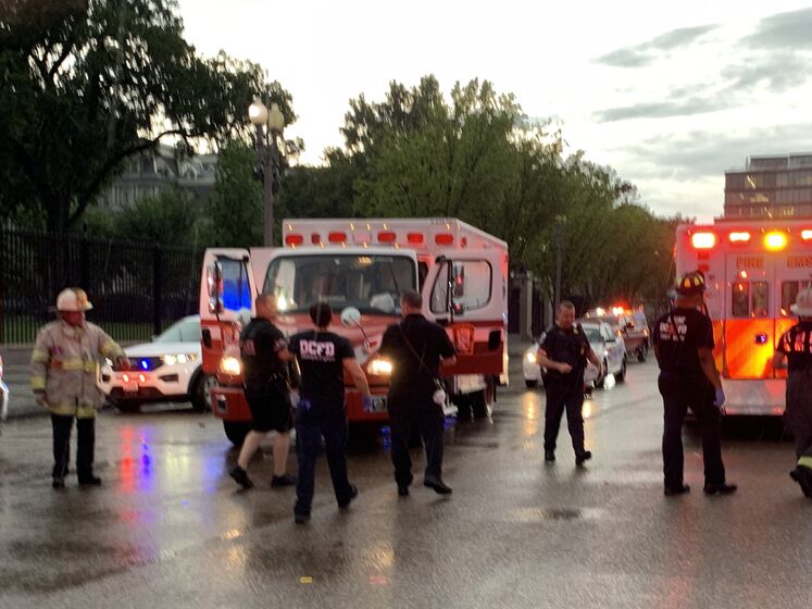 Дві людини померли і дві постраждали від удару блискавки біля Білого дому
