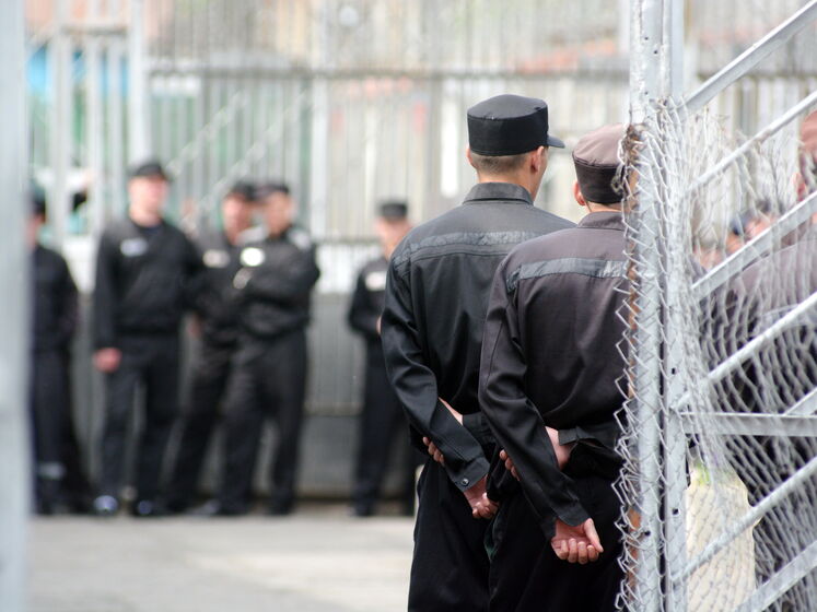 "Одноразовые бойцы-зэки". Гайдай подтвердил, что для войны в Украине вербуют заключенных в российских тюрьмах