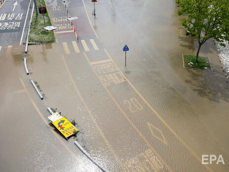 На Южную Корею обрушились самые сильные за 80 лет ливни, столицу страны затопило. Фоторепортаж