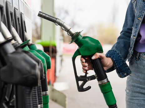 За розрахунками Міністерства інфраструктури, часткове повернення акцизів на дизель та бензин на тлі зниження цін на нафтопродукти на світових ринках матиме мінімальний вплив на роздрібну вартість