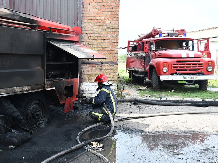 Оккупанты обстреляли кассетными боеприпасами Николаевскую область, повреждены два пожарных автомобиля – ГСЧС
