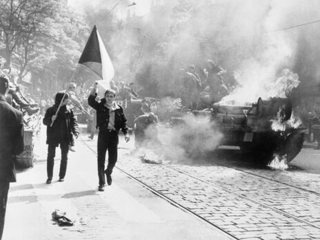 У ніч на 21 серпня 1968-го війська Радянського Союзу та кількох його союзників розпочали вторгнення у Чехословаччину