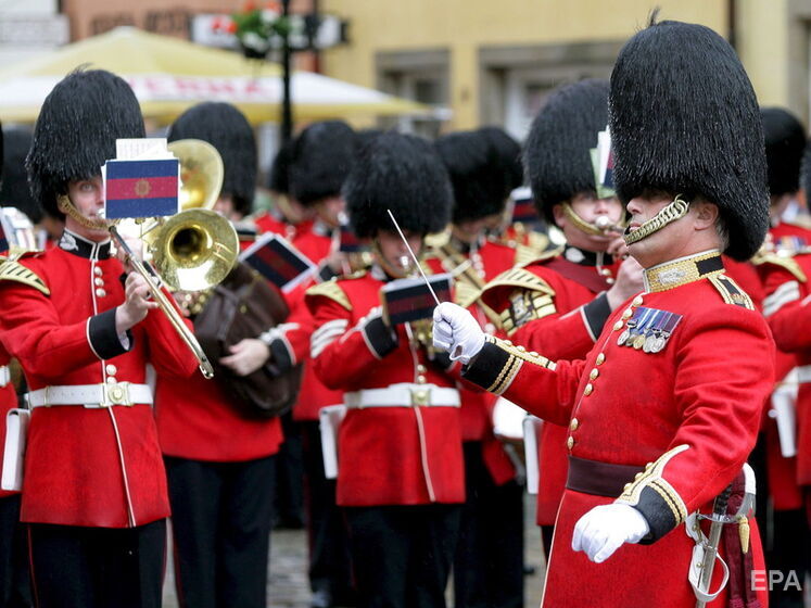 Оркестр шотландської гвардії виконав пісню переможців 