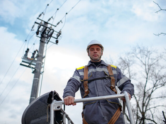 ДТЕК оновить 2 тис. км електромереж у Києві, Київській, Одеській та Дніпропетровській областях для підготовки до зими