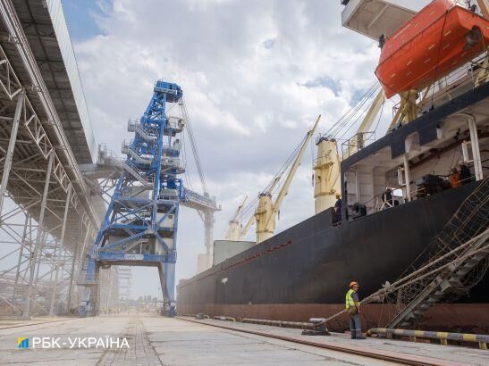 Розблокування портів для експорту українського металу та руди допоможе знизити курс долара на 3&ndash;5 грн – експерт