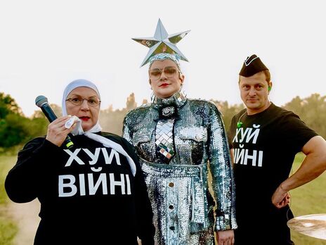В июле 2022 года Верка Сердючка заявила, что будет петь Dancing Lasha Tumbai только со словами Russia Good Bye