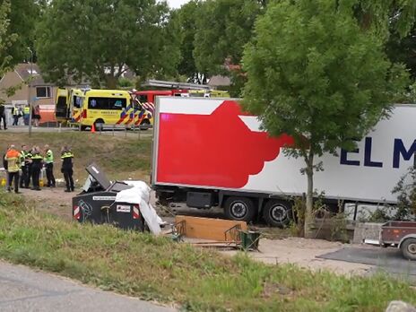 В Нидерландах в результате наезда грузовика на участников вечеринки погибли шесть человек