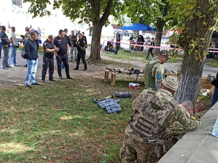 В Чернигове на выставке боеприпасов произошел взрыв, пострадали взрослые и дети