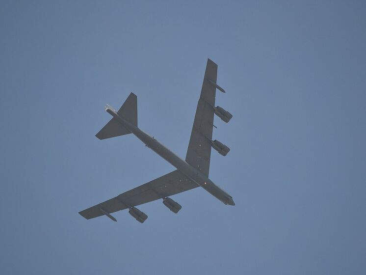 "Защита восточного фланга НАТО". В Польшу прибыл стратегический бомбардировщик B-52