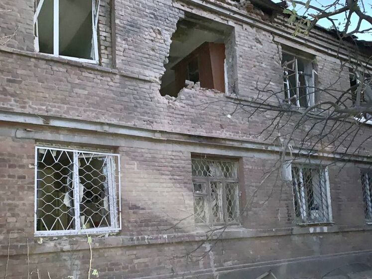 Окупанти вночі вдарили по Нікополю "Градами", поранено двох людей, пошкоджено десятки будинків