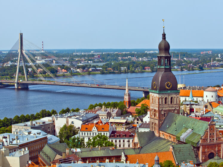 Країни Балтії ускладнять життя росіянам із шенгенськими візами