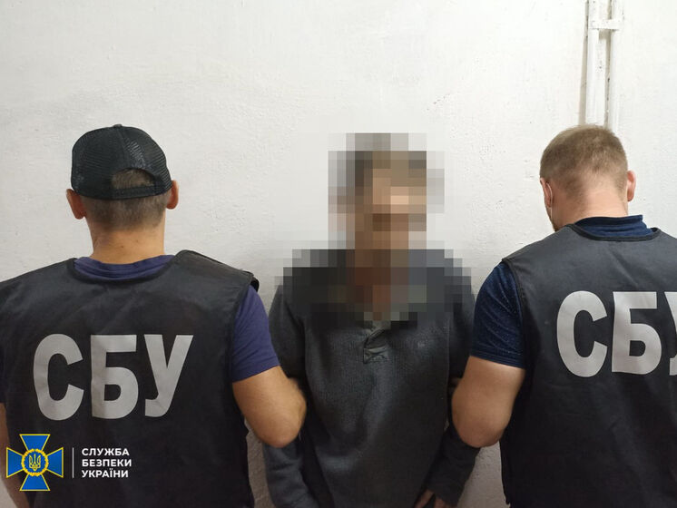 У Миколаєві СБУ затримала 62-річного чоловіка, який передавав окупантам інформацію про ЗСУ