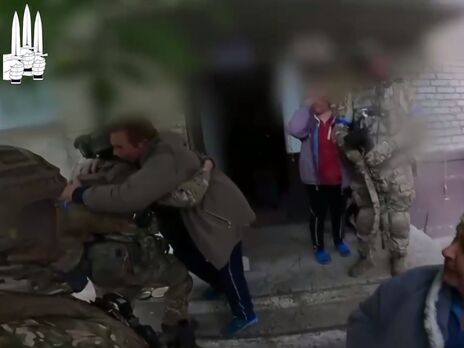 Жительницы Балаклеи обнимали украинских военных, которые зашли в город