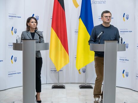Кулеба (праворуч) 10 вересня провів зустріч із Бербок у Києві