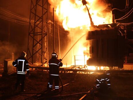 Пожежу на інфраструктурному об'єкті в Харкові гасили всю ніч