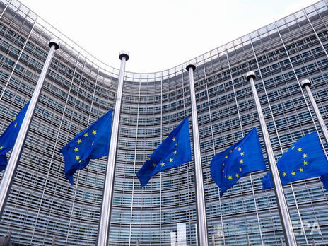 В ЕС хотят ввести новые правила, чтобы защитить журналистику от государственного влияния и слежки