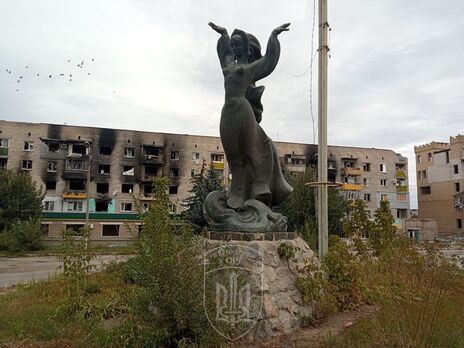 Житло та інфраструктуру Ізюма сильно пошкоджено внаслідок обстрілів окупантів