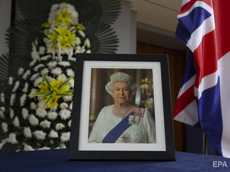Світові лідери обурені необхідністю приїхати на похорон королеви Єлизавети автобусами. Дехто хоче винятку – ЗМІ