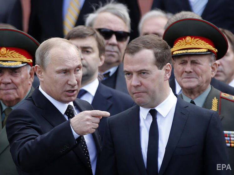 Російські чиновники "присіли на склянку" через війну в Україні. Путіна непокоїть стан "деяких людей із ближнього кола" – "Медуза"
