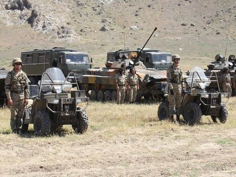 Збройні сили Таджикистану і Киргизстану мають припинити вогонь і відійти від кордону за згодою президентів країн