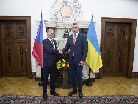 Петр Фіала (ліворуч) запевнив мера Києва в подальшій допомозі Україні