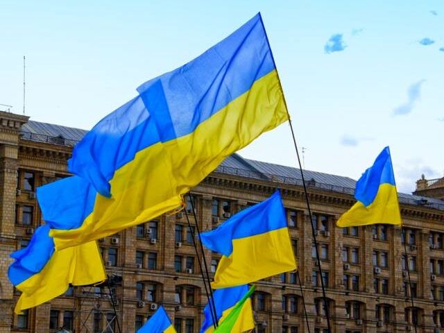 Экс-глава МИД Румынии заявил, что Украина должна отдать территории четырем странам. Посольство Украины ответило