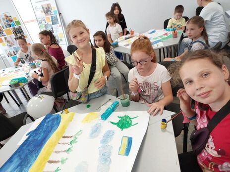 У межах проєкту "Дитяча посмішка" у Вінницькій та Івано-Франківській областях реалізовано приблизно 170 творчих ініціатив для дітей