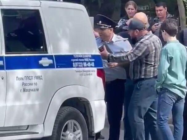 У російському Дагестані почалися сутички поліцейських із протестувальниками проти мобілізації