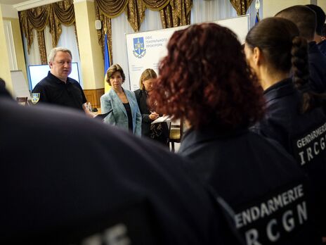 Слідчі Національної жандармерії Франції прибули до України