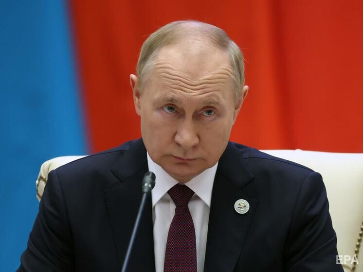 Родителям Путина на кладбище принесли записку: "Ваш сын безобразно себя ведет"