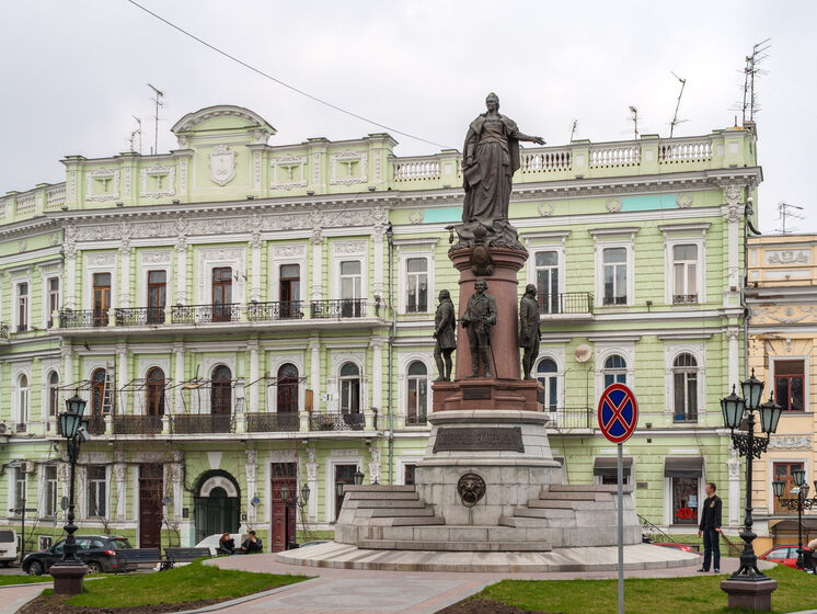 Одесский городской совет провалил голосование за демонтаж памятника Екатерине II