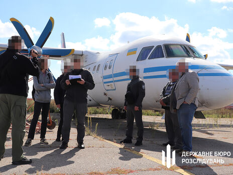 Суд заарештував літак, який український бізнесмен хотів передати окупантам – ДБР