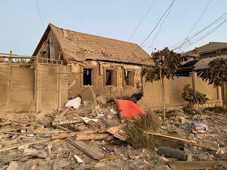 В результате удара по Днепру было повреждено более 60 частных домов и несколько многоэтажных