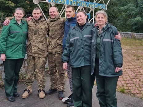 Шестеро українських військовополонених повернулися додому