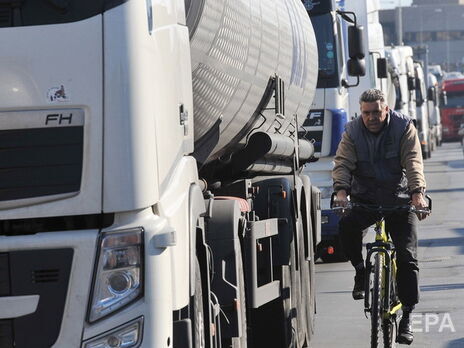 8 квітня Євросоюз ввів часткову транспортну блокаду для російських фур