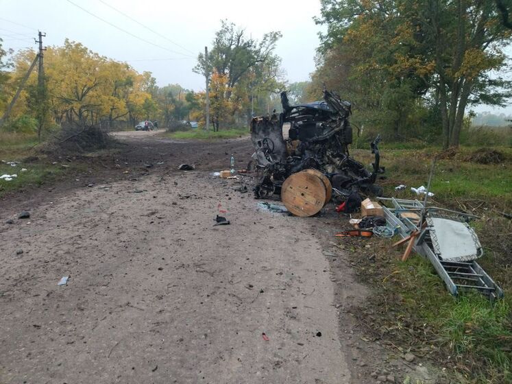 У Сумській області автомобіль "Укртелекому" підірвався на міні. Водій загинув, троє людей у лікарні