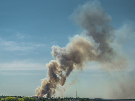 У Мелітополі видно густий дим (ілюстративне фото)