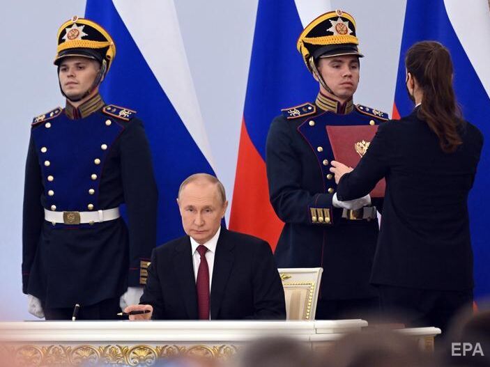 Латиніна про виступ Путіна в Георгіївській залі Кремля: Це була його остання карта. Він хотів, щоб ми дивилися на нього й жахалися: "Цей зараз натисне кнопку"
