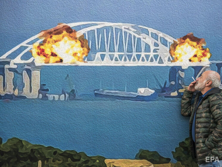Опубліковали супутникові знімки Кримського мосту до та після вибуху