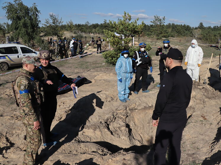 У Лимані поліція ексгумувала перші 20 тіл із масового поховання