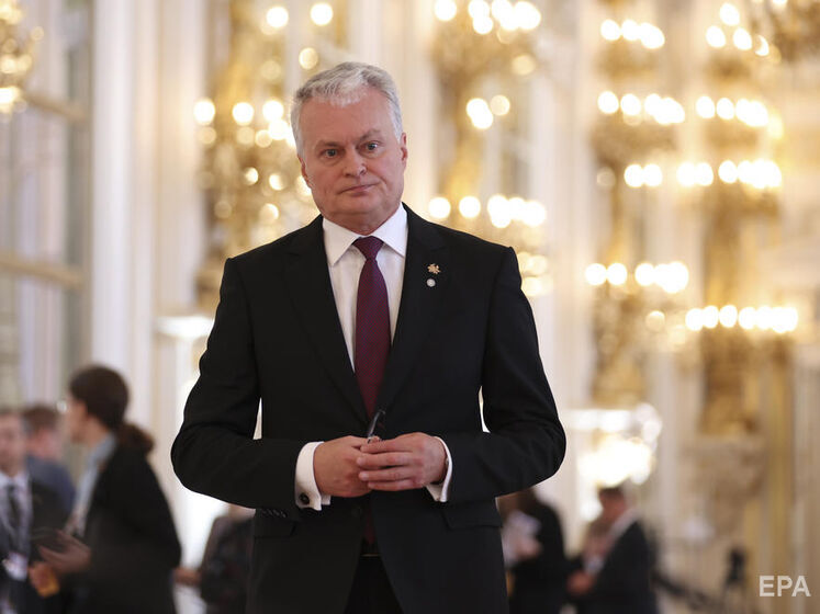 Президент Литви закликав дати більше зброї Україні