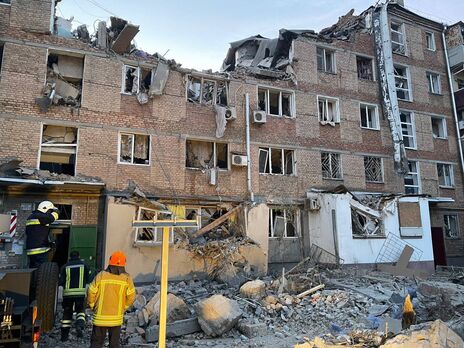 Под завалами жилого дома в Николаеве на данный момент нашли тела троих погибших