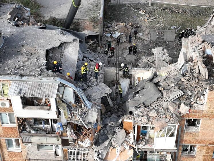 В Николаеве извлекли из-под завалов дома тело последнего погибшего. Всего жертвами атаки РФ 13 октября стали восемь человек