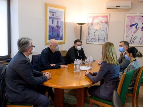 Нікос Дендіас приїхав до Києва і провів зустріч у посольстві Греції