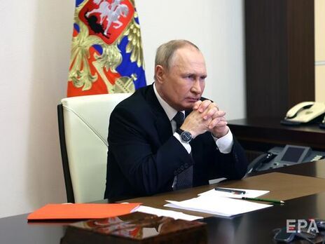 Агентура ФСБ в інформаційному просторі "поливала" Путіна (на фото) "на чому світ стоїть", зазначив Щвець