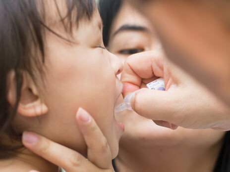 У МОЗ закликають українців вчасно вакцинувати дітей проти поліомієліту
